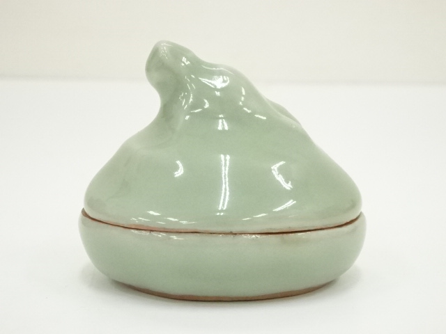  京焼　加藤渓山造　天龍寺青磁辰香合（共箱）